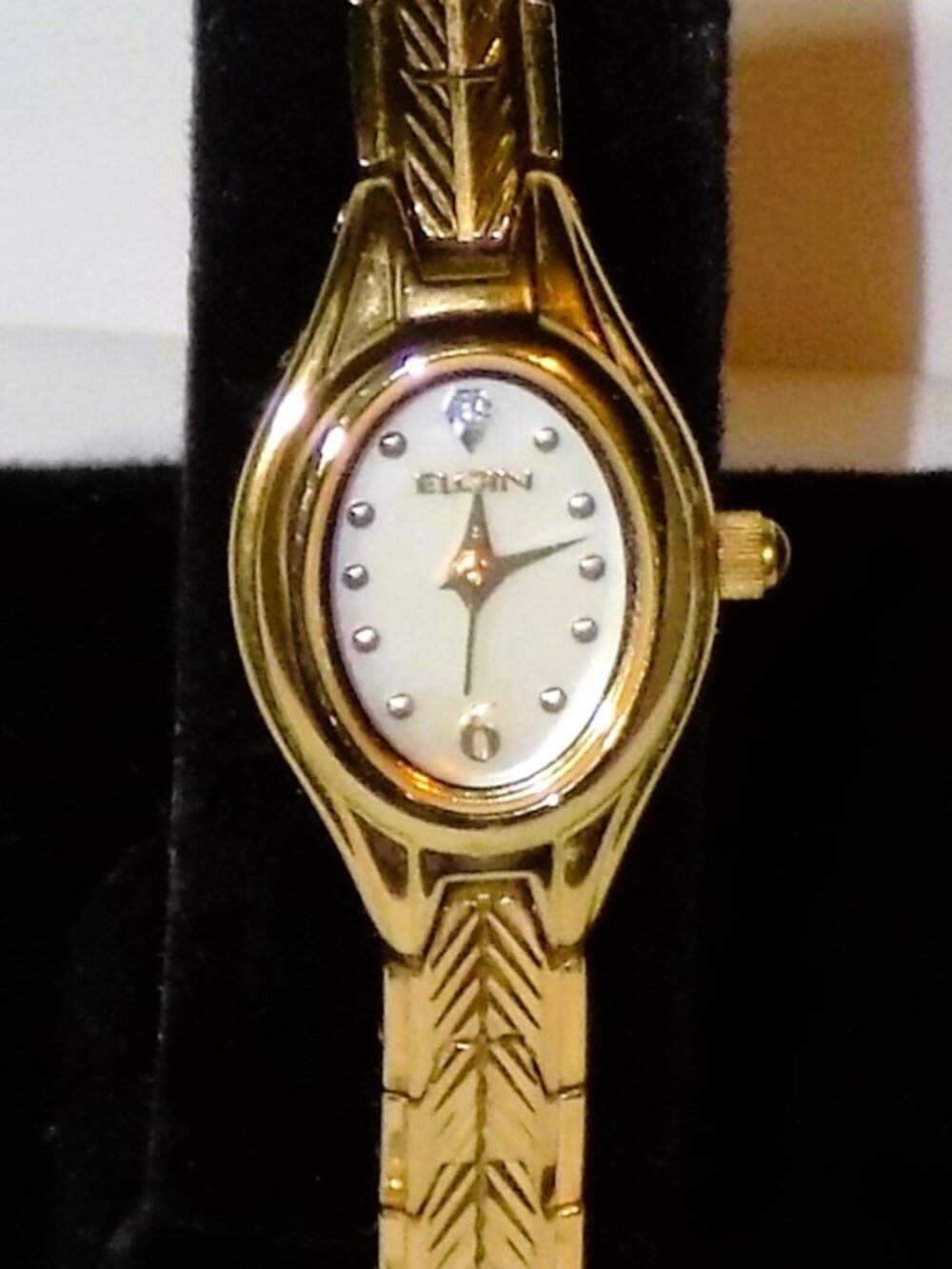 Vintage Elgin Ladies Diamond Accent Watch EG154N Feather Texture Band